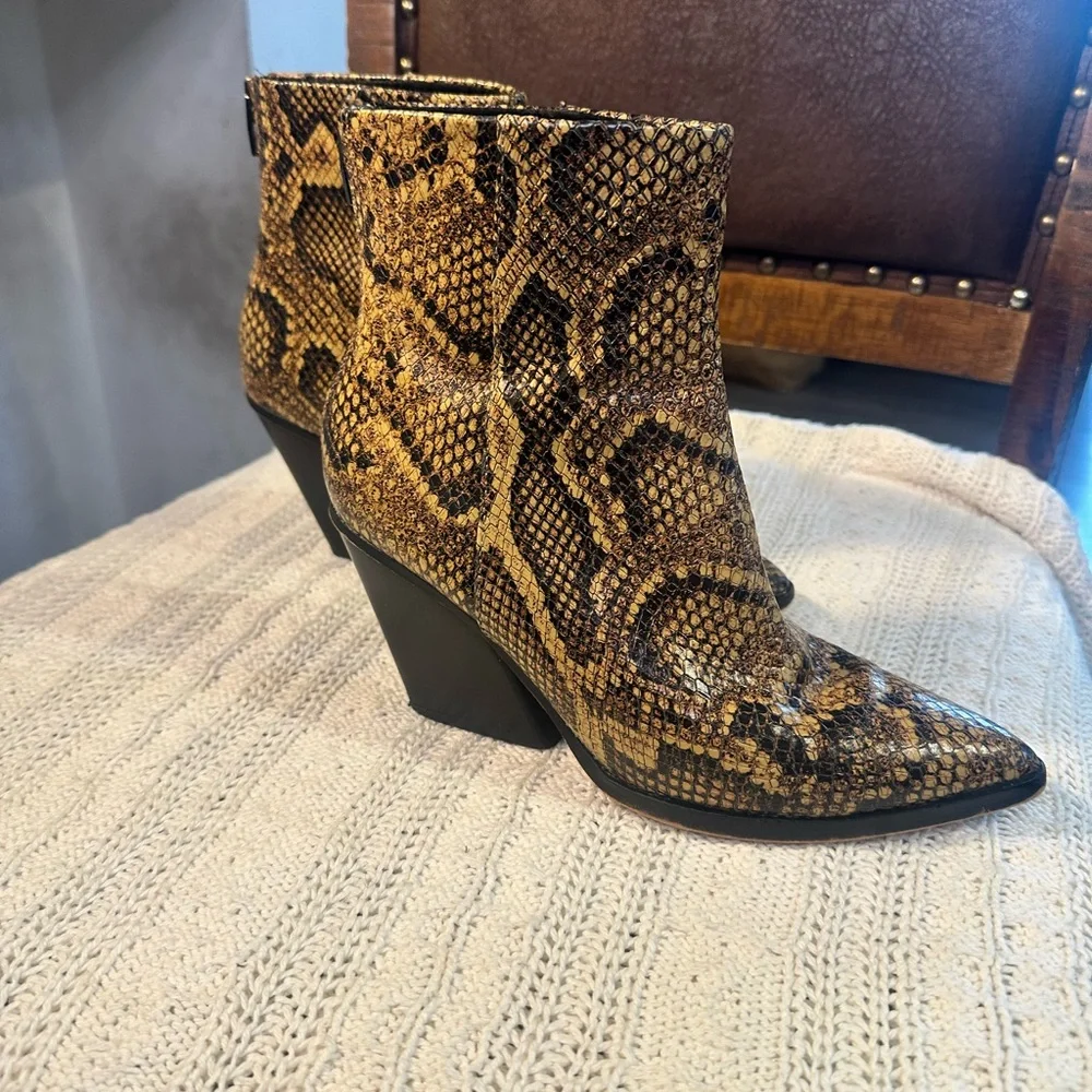 Dolce Vita Snakeskin Print Pointed Toe Ankle Boots in Tan & Black
